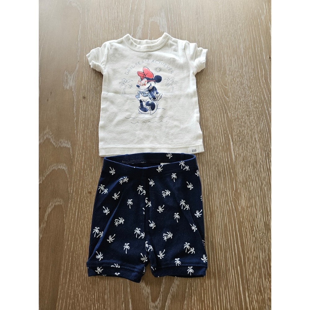 Baby gap organic pajamas 6-12 mos‎